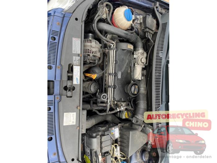 Volkswagen Polo IV 1.9 TDI 100 Skrotfordon (2007, BLAUW)