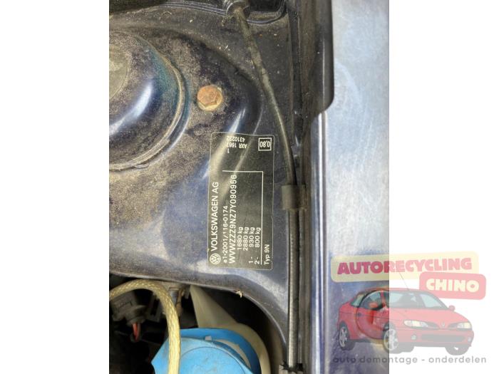 Volkswagen Polo IV 1.9 TDI 100 Skrotfordon (2007, BLAUW)