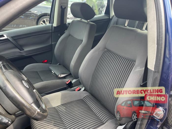 Volkswagen Polo IV 1.9 TDI 100 Skrotfordon (2007, BLAUW)