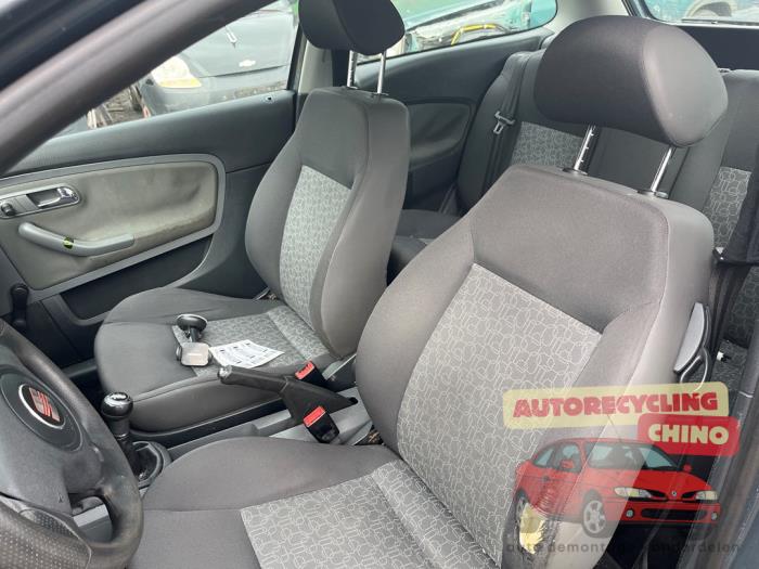 Seat Ibiza III 1.2 12V Skrotfordon (2006, GRIJS)