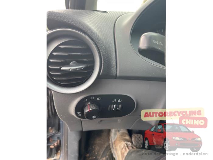 Seat Ibiza III 1.2 12V Skrotfordon (2006, GRIJS)