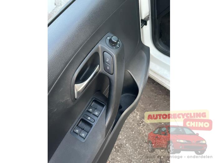 Volkswagen Polo V 1.2 TDI 12V BlueMotion Sloopvoertuig (2011, Wit)