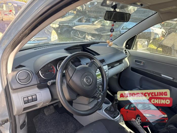 Mazda 2 1.4 16V Skrotfordon (2005, BLAUW)