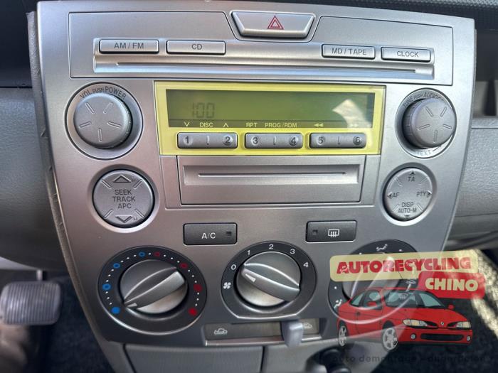 Mazda 2 1.4 16V Skrotfordon (2005, BLAUW)