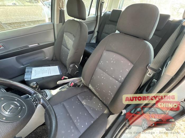 Mazda 2 1.4 16V Skrotfordon (2005, BLAUW)