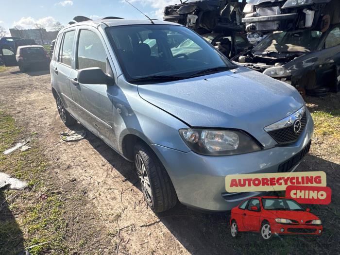 Mazda 2 1.4 16V Skrotfordon (2005, BLAUW)