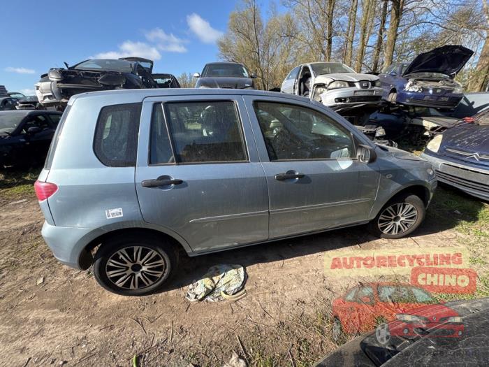 Mazda 2 1.4 16V Skrotfordon (2005, BLAUW)