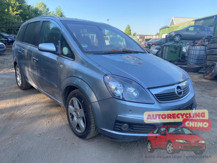 Opel Zafira 2.2 16V Direct Ecotec Sloopvoertuig (2007, Grijs)