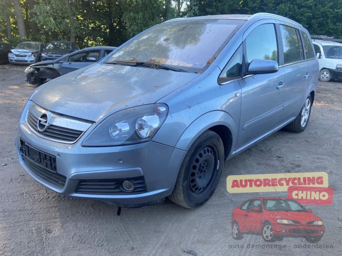 Opel Zafira 2.2 16V Direct Ecotec Sloopvoertuig (2007, Grijs)
