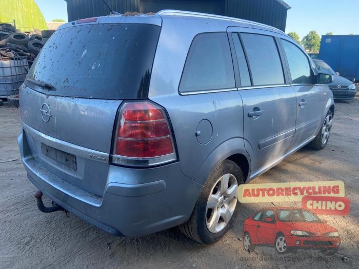 Opel Zafira 2.2 16V Direct Ecotec Sloopvoertuig (2007, Grijs)