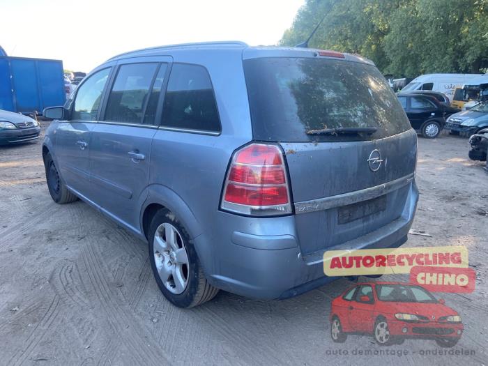 Opel Zafira 2.2 16V Direct Ecotec Sloopvoertuig (2007, Grijs)