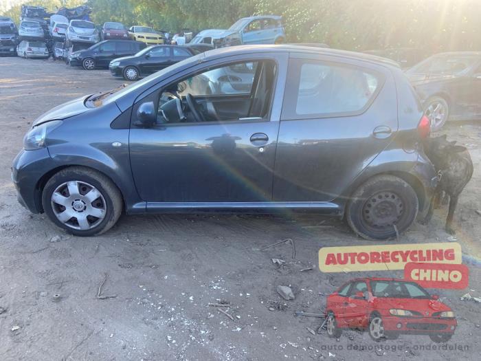 Toyota Aygo 1.0 12V VVT-i Sloopvoertuig (2006, Grijs)
