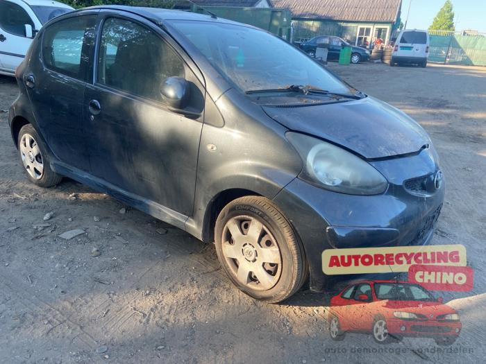 Toyota Aygo 1.0 12V VVT-i Sloopvoertuig (2006, Grijs)