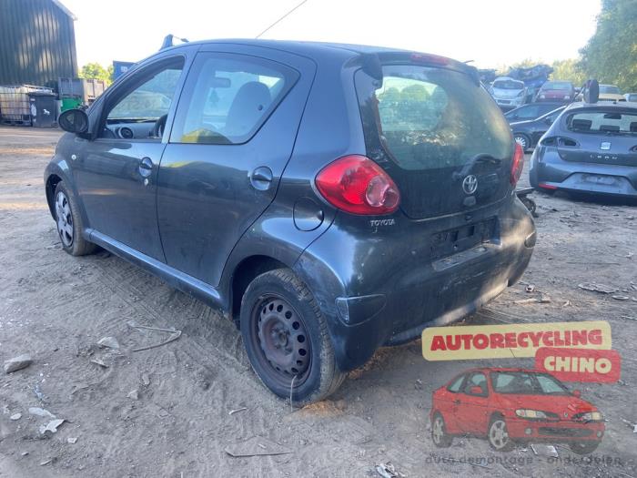 Toyota Aygo 1.0 12V VVT-i Sloopvoertuig (2006, Grijs)