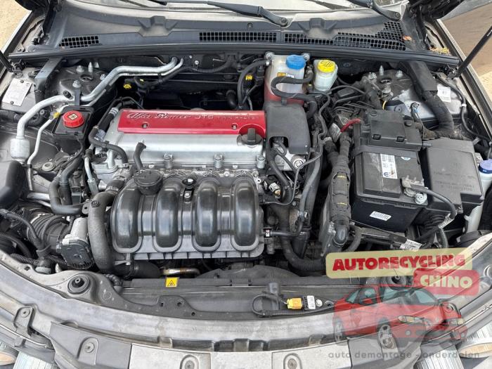 Alfa Romeo 159 Sportwagon 2.2 JTS 16V Samochód złomowany (2007, Szary)