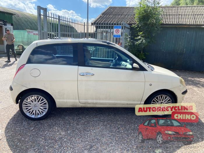 Lancia Ypsilon 1.4 16V Skrotfordon (2004, WIT)