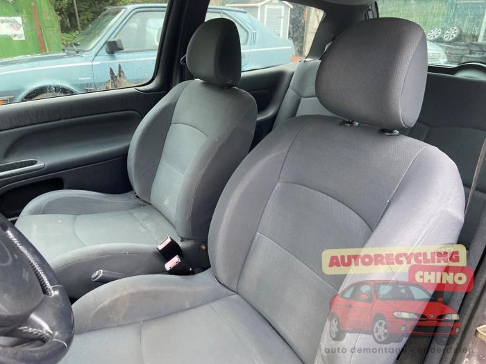 Renault Clio II 1.2 16V Sloopvoertuig (2003, Grijs)