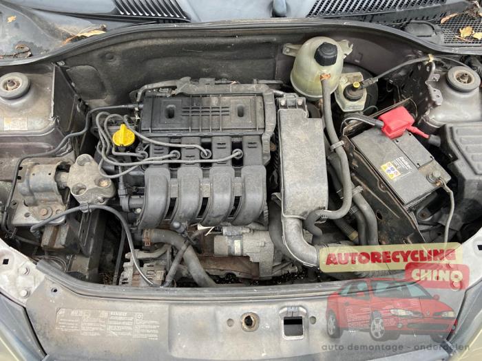 Renault Clio II 1.2 16V Sloopvoertuig (2003, Grijs)