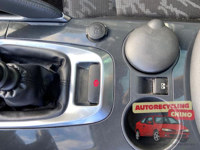 Peugeot 3008 I 1.6 16V THP 155 Occasion (2011, Grijs)