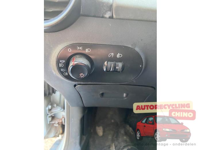 Seat Cordoba 1.4 16V Sloopvoertuig (2005, Grijs)