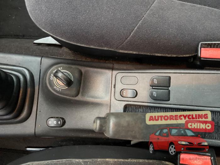 Saab 900 II 2.0 i,Si 16V Skrotfordon (1996, ZWART)