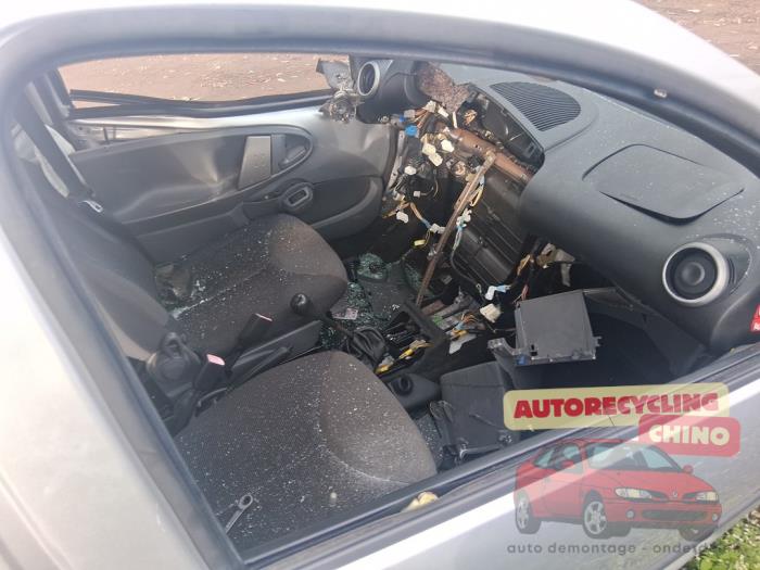 Peugeot 107 1.0 12V Sloopvoertuig (2006, Grijs)