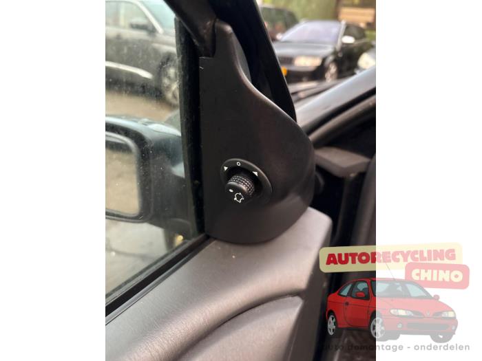 Ford Focus 1 1.6 16V Samochód złomowany (2004, Czarny)