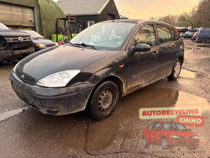 Ford Focus 1 1.6 16V Samochód złomowany (2004, Czarny)