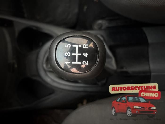 Ford Focus 1 1.6 16V Samochód złomowany (2004, Czarny)