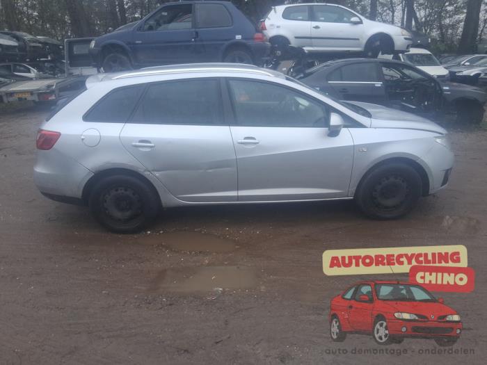 Seat Ibiza ST 1.2 TDI Ecomotive Samochód złomowany (2011, Szary)