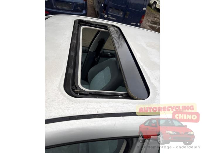 Skoda Fabia 1.4i Samochód złomowany (2000, Szary)