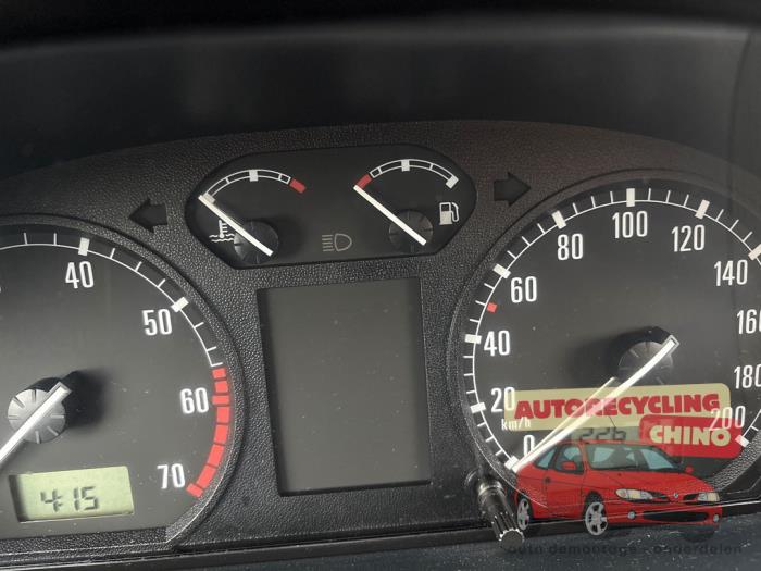 Skoda Fabia 1.4i Samochód złomowany (2000, Szary)