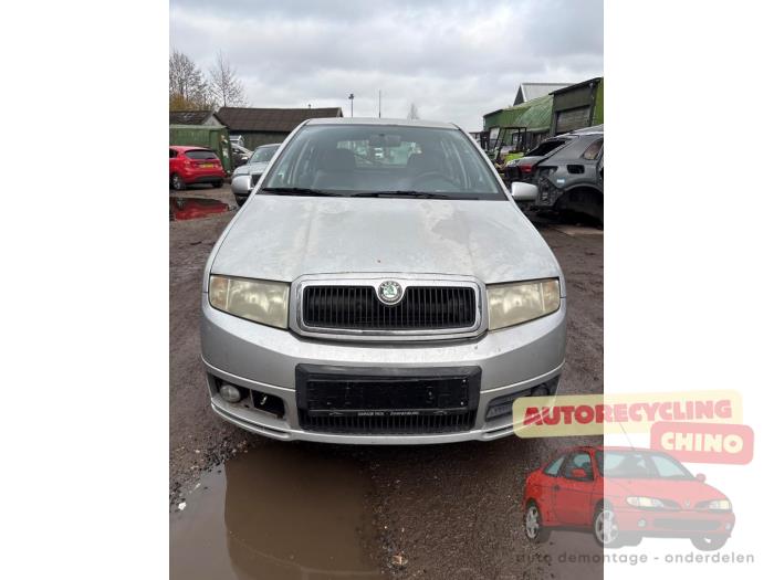 Skoda Fabia 1.4i Samochód złomowany (2000, Szary)