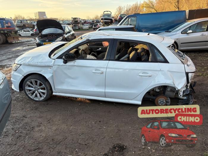 Audi A1 Sportback 1.4 TFSI 16V Skrotfordon (2017, WIT)