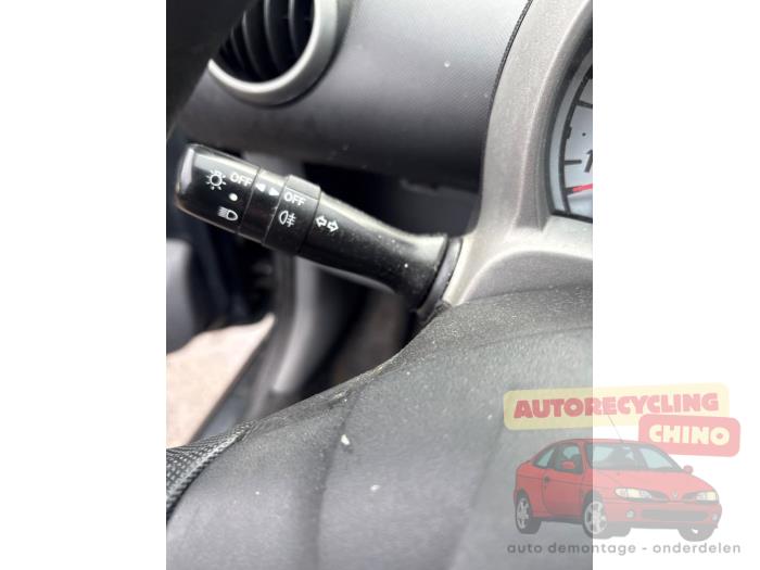 Toyota Aygo 1.0 12V VVT-i Skrotfordon (2009, GRIJS)