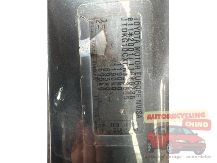 Toyota Aygo 1.0 12V VVT-i Skrotfordon (2009, GRIJS)