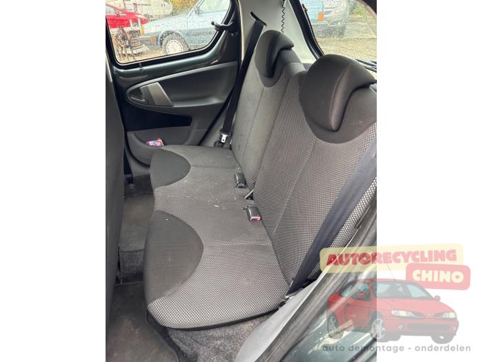 Toyota Aygo 1.0 12V VVT-i Skrotfordon (2009, GRIJS)