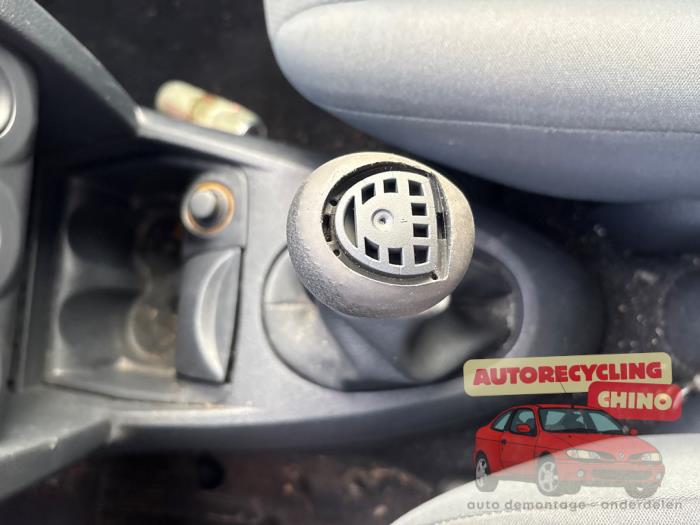 Renault Clio II 1.2 16V Sloopvoertuig (2002, Grijs)