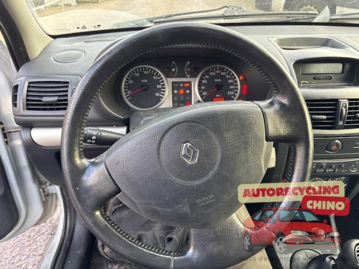 Renault Clio II 1.2 16V Sloopvoertuig (2002, Grijs)