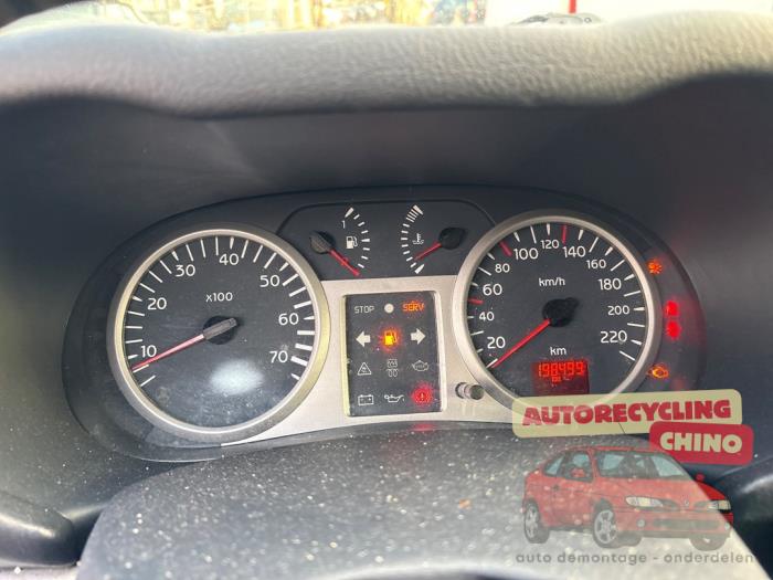 Renault Clio II 1.2 16V Sloopvoertuig (2002, Grijs)