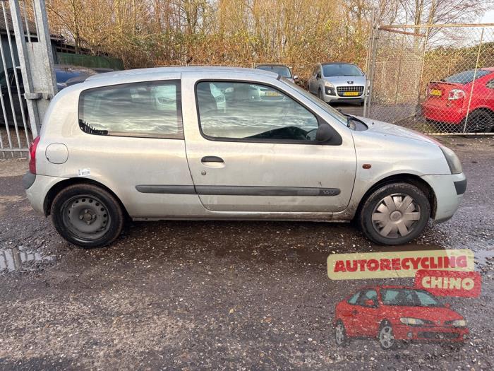 Renault Clio II 1.2 16V Sloopvoertuig (2002, Grijs)