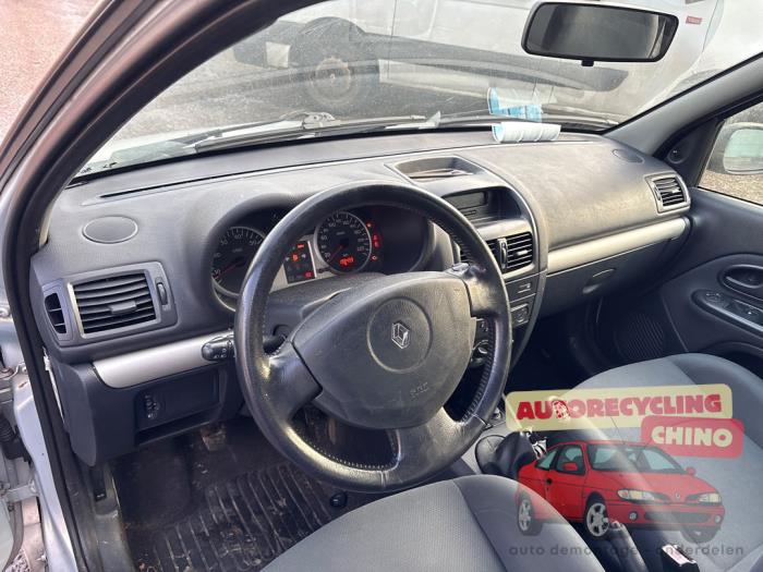 Renault Clio II 1.2 16V Sloopvoertuig (2002, Grijs)