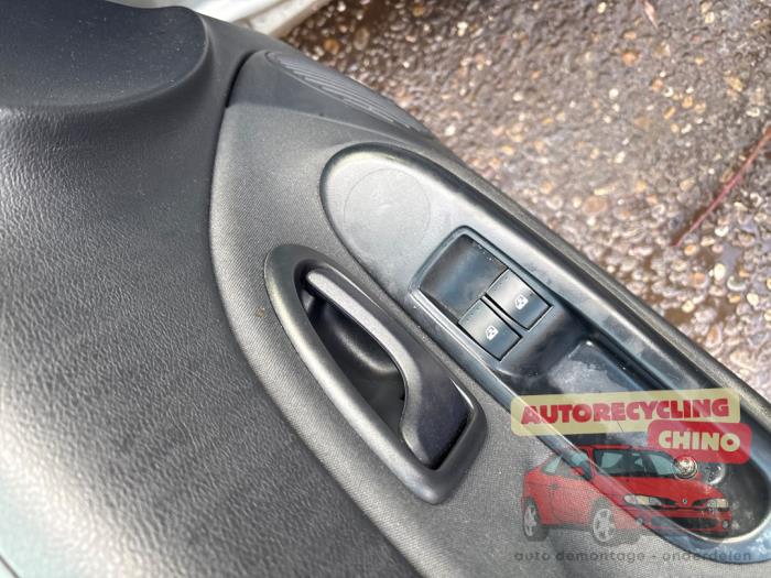 Renault Clio II 1.2 16V Sloopvoertuig (2002, Grijs)