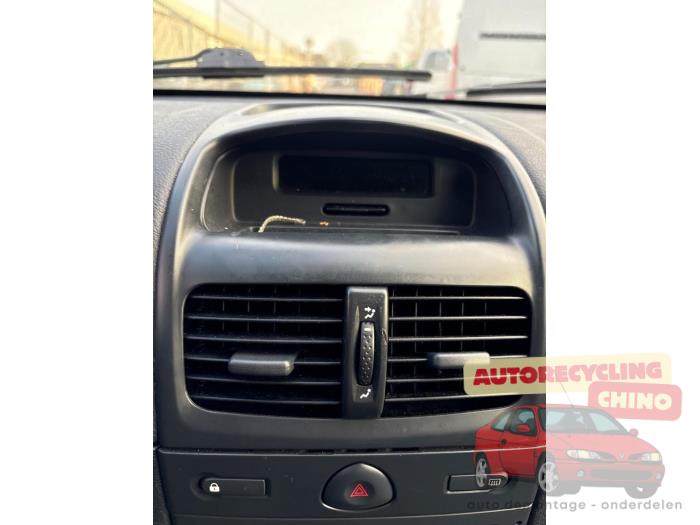 Renault Clio II 1.2 16V Sloopvoertuig (2002, Grijs)