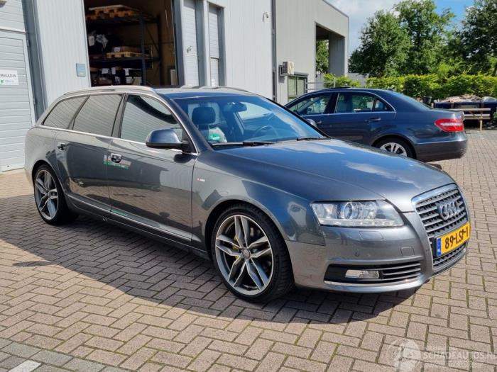 Audi A6 Avant 2.0 T FSI 16V Samochód złomowany (2010, Szary)