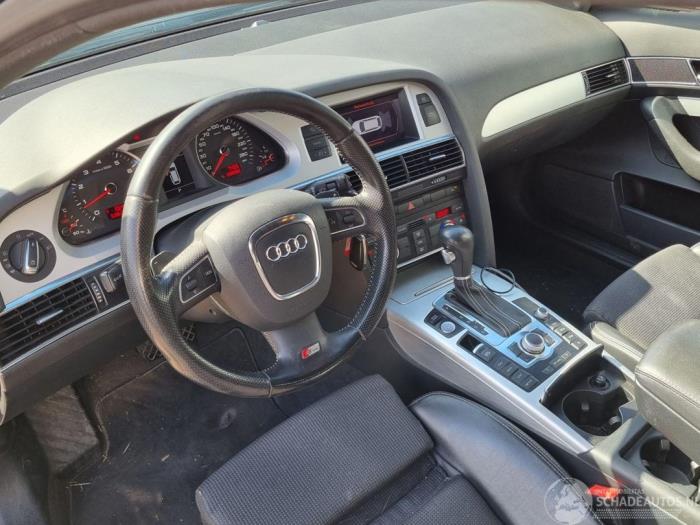 Audi A6 Avant 2.0 T FSI 16V Samochód złomowany (2010, Szary)