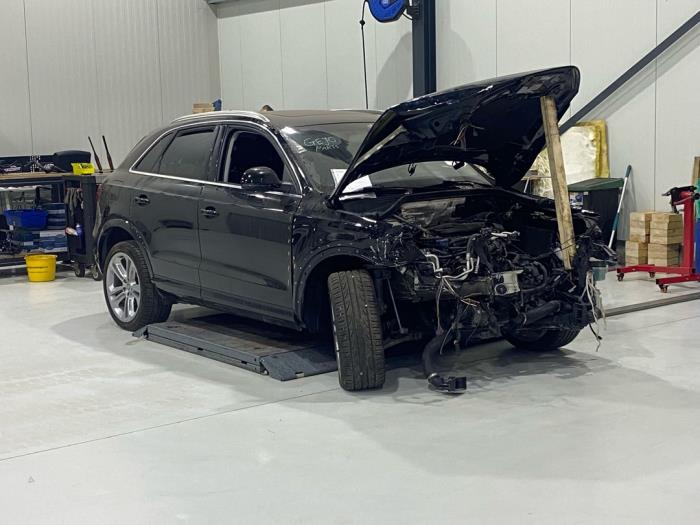 Audi Q3 2.0 16V TFSI 200 Quattro Skrotfordon (2014, ZWART)