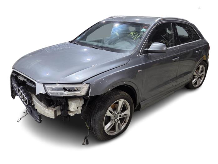 Audi Q3 2.0 TDI 16V 150 Quattro Skrotfordon (2015, GRIJS)