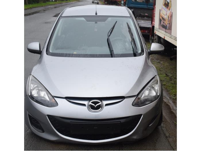Mazda 2 1.3 16V S-VT Skrotfordon (2012, GRIJS)