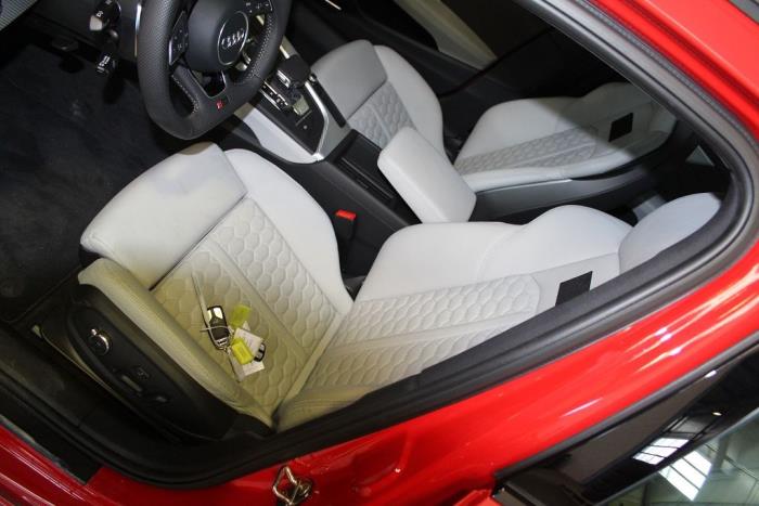 Audi RS 4 Avant 2.9 V6 TFSI 24V Sloopvoertuig (2018, Rood)